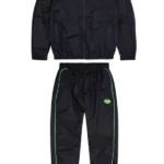 Syna World Shell Tracksuit – Black/Noen Green